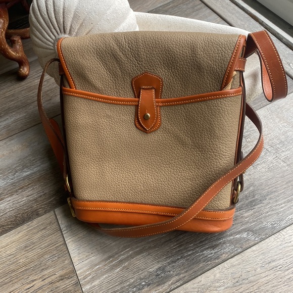 Vintage Dooney and Bourke Cross Body Bag - Picture 3 of 11